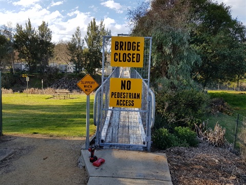 Adelong swinging bridge closed